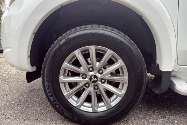 MITSUBISHI L200 2.4 DI-D 181 INTENSE HARD TOP