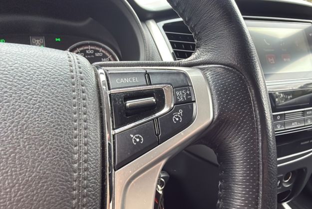 MITSUBISHI L200 2.4 DI-D 181 INTENSE HARD TOP