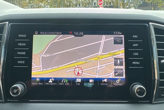 SKODA KAROQ 1.5 TSI 150 DSG7 AMBITION TPANO