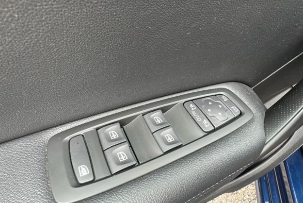 RENAULT MEGANE ESTATE 1.3 TCE 140 BVA INTENS