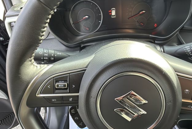 SUZUKI SWIFT 1.2 HYBRID 83 ALLGRIP PRIVILEGE