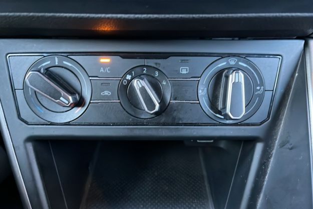 VOLKSWAGEN POLO 1.0 95 IQ.DRIVE DSG7