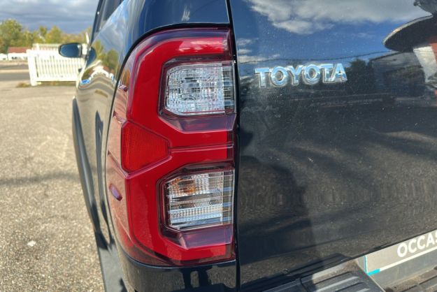 TOYOTA HILUX X-TRA D-4D 204 BVA INVINCIBLE