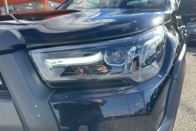 TOYOTA HILUX X-TRA D-4D 204 BVA INVINCIBLE