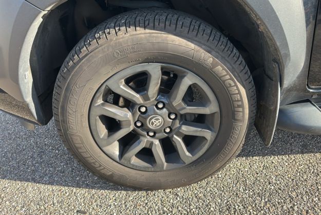 TOYOTA HILUX X-TRA D-4D 204 BVA INVINCIBLE