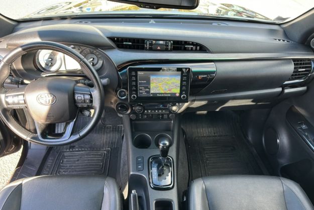 TOYOTA HILUX X-TRA D-4D 204 BVA INVINCIBLE