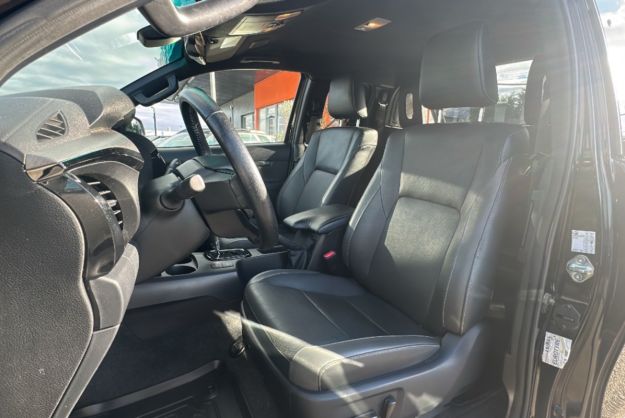 TOYOTA HILUX X-TRA D-4D 204 BVA INVINCIBLE