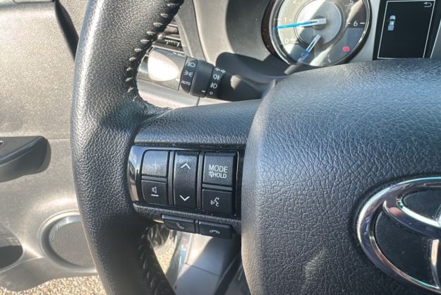 TOYOTA HILUX X-TRA D-4D 204 BVA INVINCIBLE