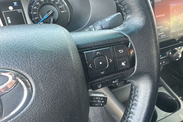 TOYOTA HILUX X-TRA D-4D 204 BVA INVINCIBLE