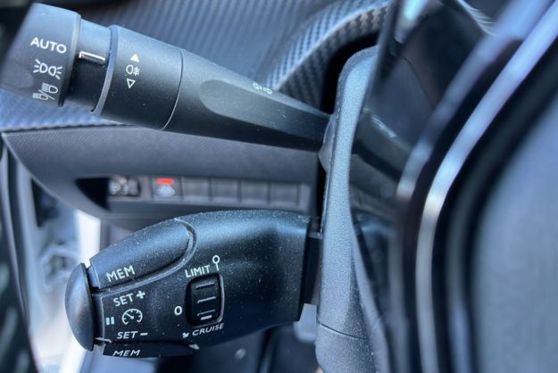 PEUGEOT 208 1.2 100 ALLURE PACK GRAND GPS