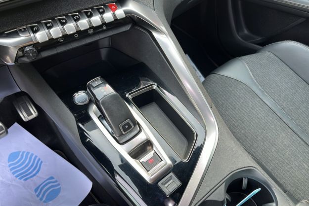 PEUGEOT 3008 1.5 BLUEHDI 130 EAT8