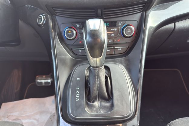 FORD KUGA TDCI 180 ST-LINE 4X4 BVA T.O AWD