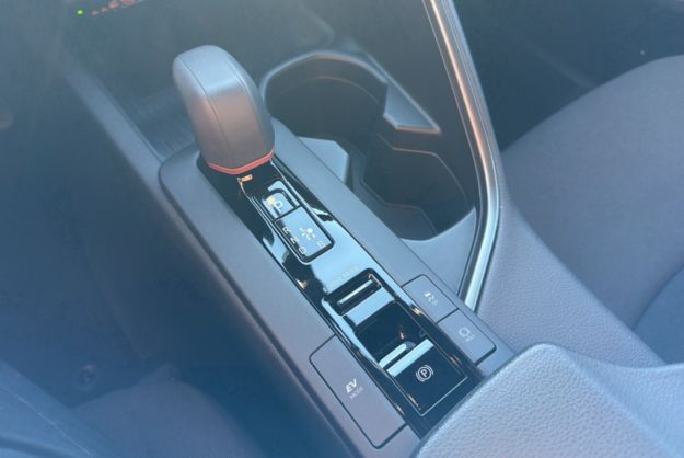 TOYOTA C-HR 1.8 HYBRID140 DESIGN PK HIVER