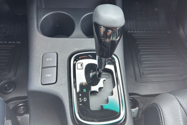 TOYOTA HILUX X-TRA D-4D 204 BVA INVINCIBLE