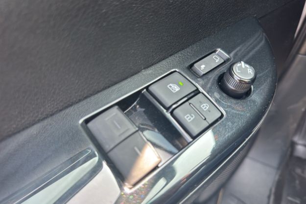 TOYOTA HILUX X-TRA D-4D 204 BVA INVINCIBLE