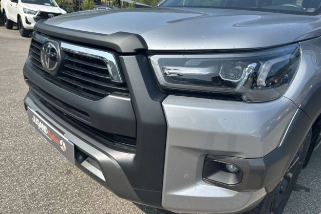 TOYOTA HILUX X-TRA D-4D 204 BVA INVINCIBLE