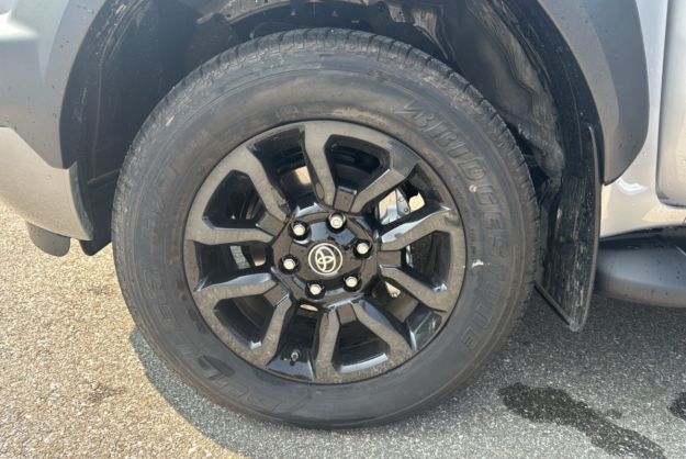 TOYOTA HILUX X-TRA D-4D 204 BVA INVINCIBLE