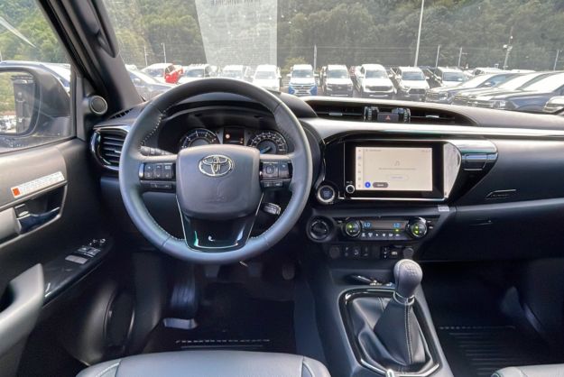 TOYOTA HILUX X-TRA D-4D 204 INVINCIBLE