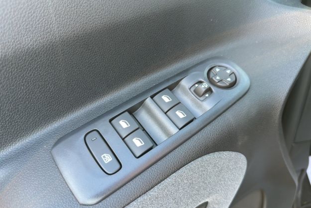 PEUGEOT RIFTER BLUEHDI 130 EAT8 GT PLUS