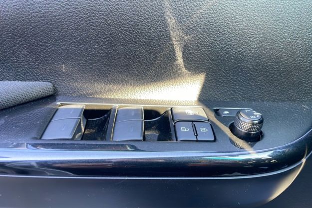 TOYOTA HILUX 2.8 D4-D 204 BVA LEGENDE 4PL