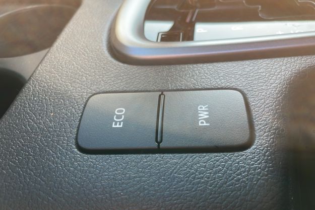 TOYOTA HILUX 2.8 D4-D 204 BVA LEGENDE 4PL