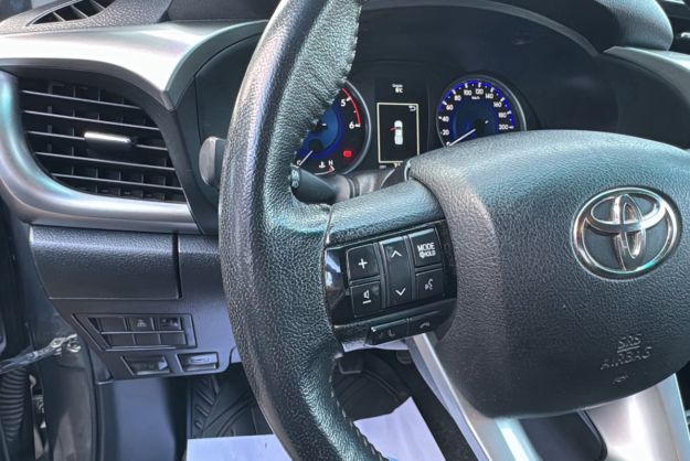 TOYOTA HILUX 2.4 150 X-TRA LEGENDE BVM6 