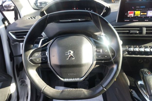 PEUGEOT 5008 1.5 HDI 130 EAT8 ACTIV GPS 7 PLACES