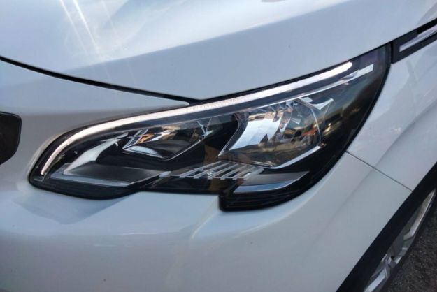 PEUGEOT 5008 1.5 HDI 130 EAT8 ACTIV GPS 7 PLACES