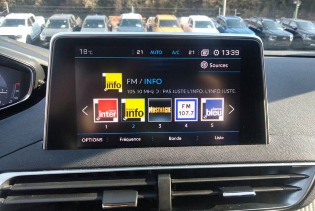 PEUGEOT 5008 1.5 HDI 130 EAT8 ACTIV GPS 7 PLACES