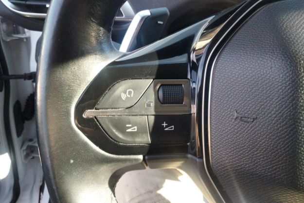 PEUGEOT 5008 1.5 HDI 130 EAT8 ACTIV GPS 7 PLACES