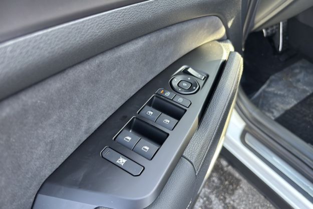 KIA SPORTAGE 1.6 T-GDI HEV 239 GT TOIT PANO