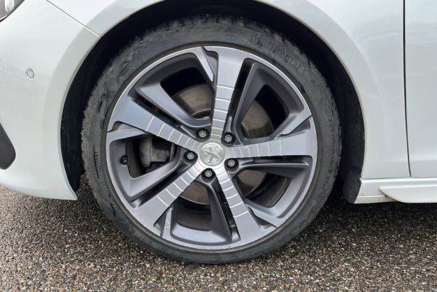 PEUGEOT 308 SW SW 2.0 HDI 180 GT EAT8 SURÉQUIPÉ