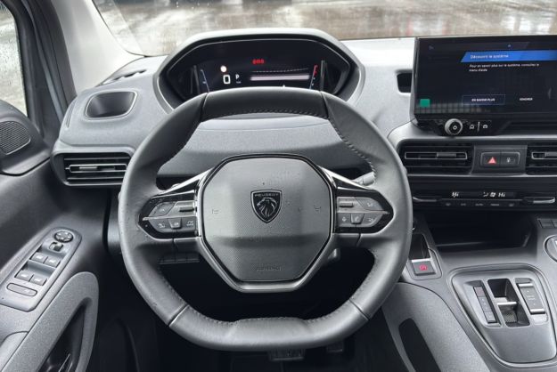 PEUGEOT RIFTER BLUEHDI 130 EAT8 ALLURE