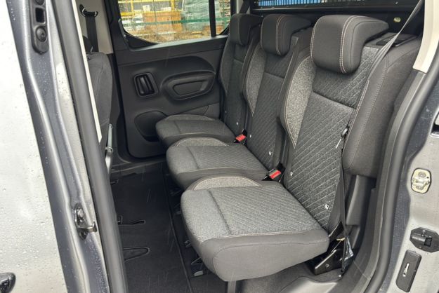 PEUGEOT RIFTER BLUEHDI 130 EAT8 ALLURE