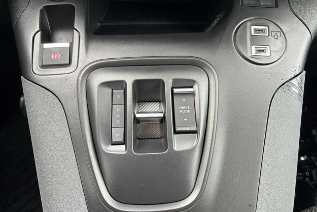 PEUGEOT RIFTER BLUEHDI 130 EAT8 ALLURE