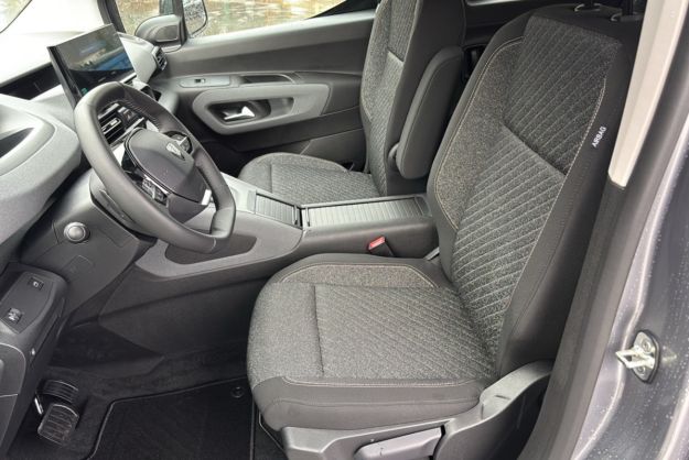 PEUGEOT RIFTER BLUEHDI 130 EAT8 ALLURE