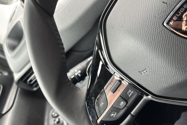 PEUGEOT RIFTER BLUEHDI 130 EAT8 ALLURE