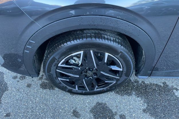 PEUGEOT 5008 HYBRID 145 E-DCS6 ALLURE PLUS