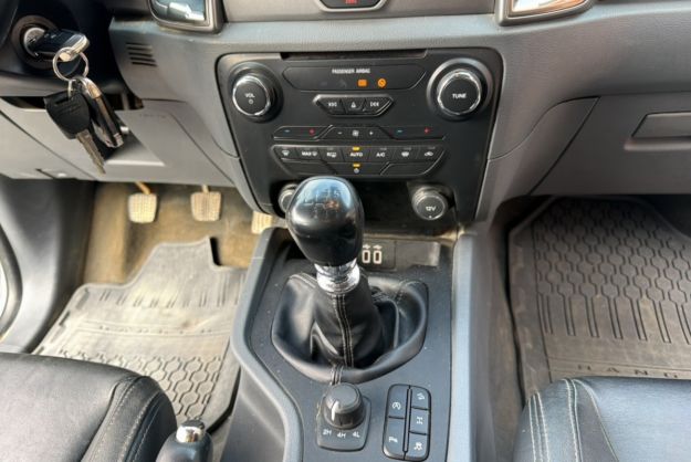 FORD RANGER 3.2 200 SUPERCAB LIMITED HARD TOP