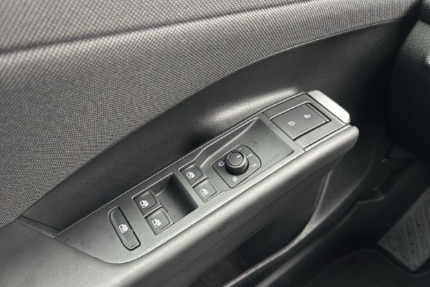 VOLKSWAGEN T-ROC ETSI 150 DSG LIFE PLUS