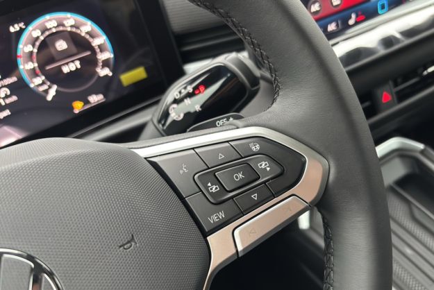 VOLKSWAGEN T-ROC ETSI 150 DSG LIFE PLUS