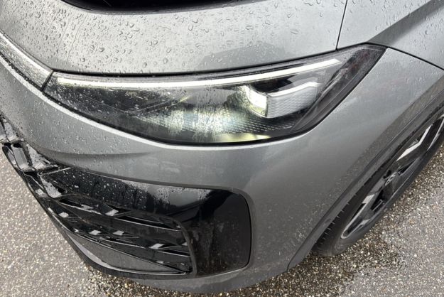 VOLKSWAGEN T-ROC ETSI 150 DSG7 R-LINE