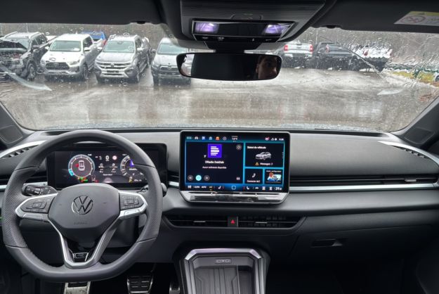 VOLKSWAGEN T-ROC ETSI 150 DSG7 R-LINE