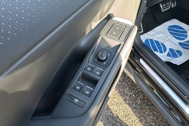 VOLKSWAGEN T-ROC ETSI 150 DSG7 R-LINE PLUS