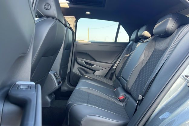 VOLKSWAGEN T-ROC ETSI 150 DSG7 R-LINE PLUS