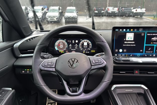 VOLKSWAGEN T-ROC ETSI 150 DSG7 R-LINE PLUS