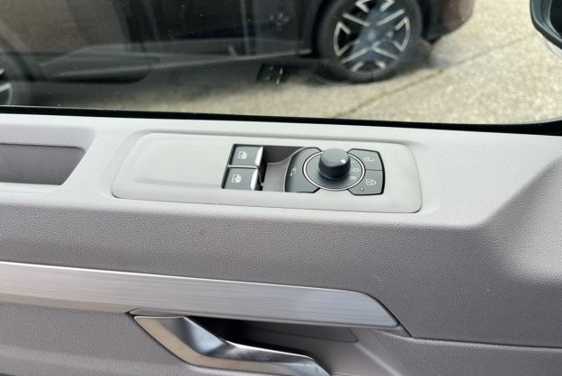 VOLKSWAGEN TRANSPORTER TDI 170 DSG PROCAB L1