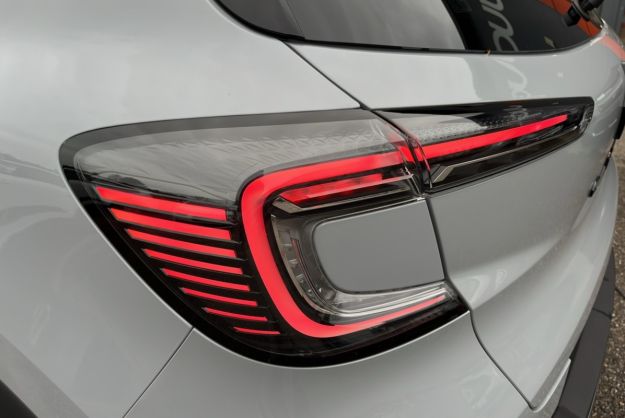 RENAULT CAPTUR E-TECH 160 ESPRIT ALPINE 360