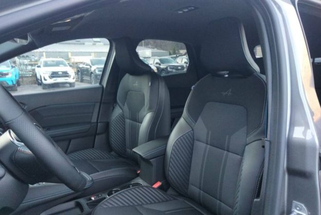 RENAULT CAPTUR E-TECH 160 ESPRIT ALPINE 360