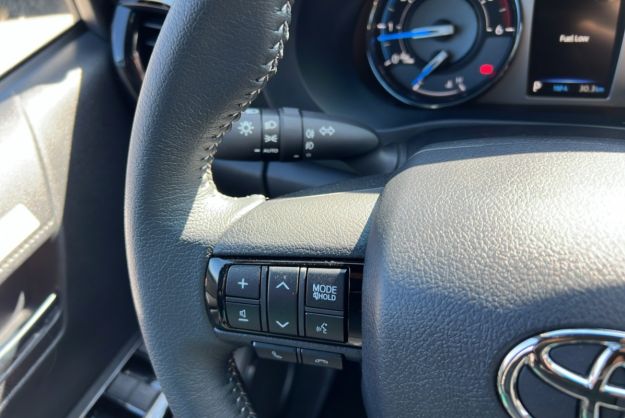 TOYOTA HILUX 2.8 204 BVA INVINCIBLE 4PL